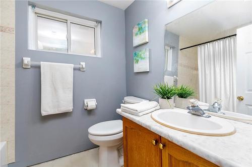22 Hillcrest Road, Port Colborne, ON - Indoor Photo Showing Bathroom