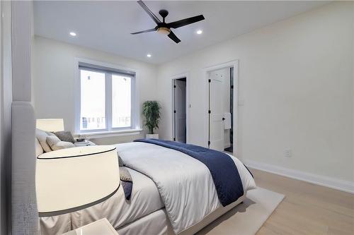 117 Highland Road W, Hamilton, ON - Indoor Photo Showing Bedroom