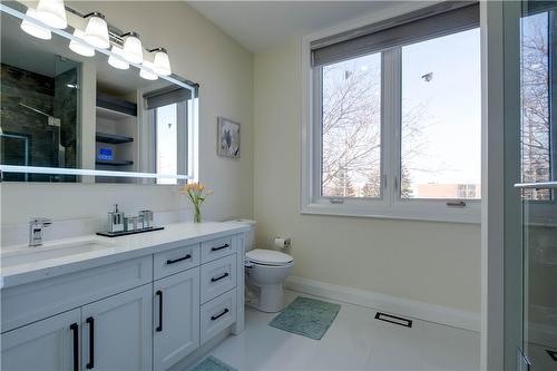 117 Highland Road W, Hamilton, ON - Indoor Photo Showing Bathroom