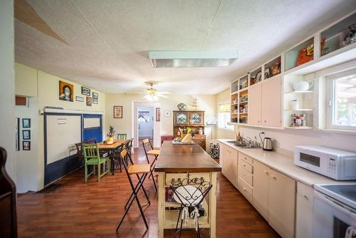 2027 Jim Smith Lake Road, Cranbrook, BC - Indoor Photo Showing Kitchen