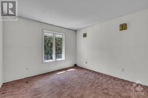 10931 Stampville Road, Iroquois, ON - Indoor Photo Showing Other Room