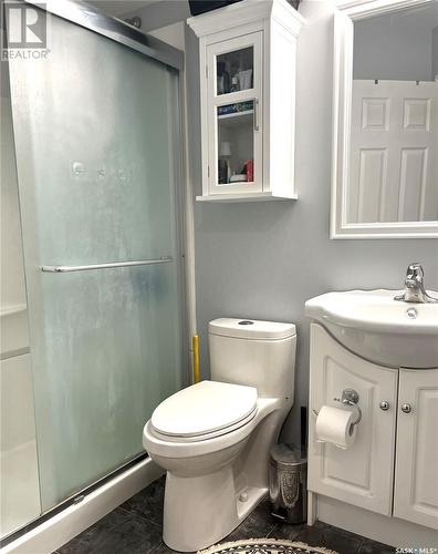 316B Clover Avenue, Dalmeny, SK - Indoor Photo Showing Bathroom