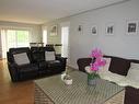 1447 37Th Street, Castlegar, BC  - Indoor Photo Showing Living Room 