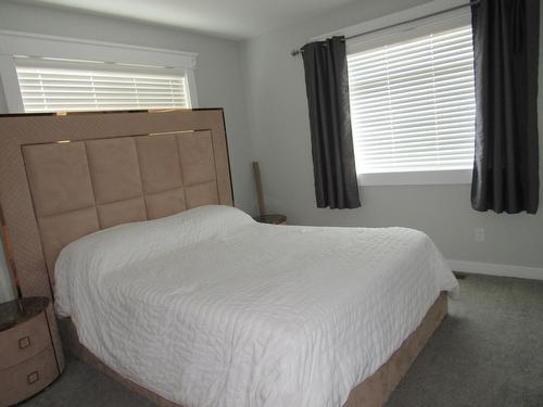 1447 37Th Street, Castlegar, BC - Indoor Photo Showing Bedroom