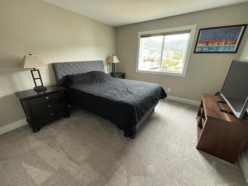 7873 18Th Street, Grand Forks, BC - Indoor Photo Showing Bedroom