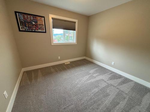 7873 18Th Street, Grand Forks, BC - Indoor Photo Showing Other Room