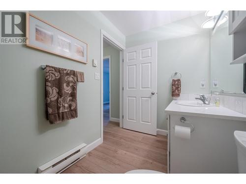 8412 Jubilee Road Unit# 201, Summerland, BC - Indoor Photo Showing Bathroom