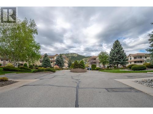 8412 Jubilee Road Unit# 201, Summerland, BC - Outdoor