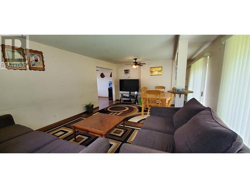 13969 Old Richter Pass Road, Osoyoos, BC - Indoor Photo Showing Living Room