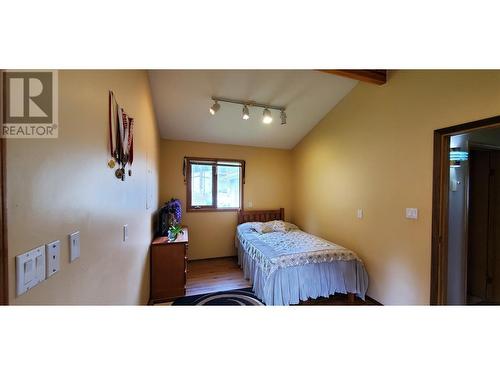 13969 Old Richter Pass Road, Osoyoos, BC - Indoor Photo Showing Bedroom