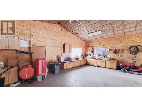 13969 Old Richter Pass Road, Osoyoos, BC - Indoor Photo Showing Garage