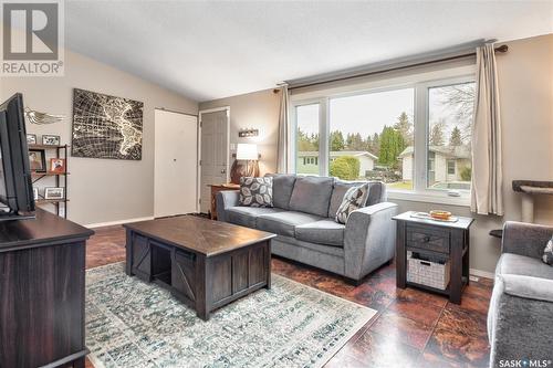 1100 Knox Place, Prince Albert, SK - Indoor Photo Showing Living Room