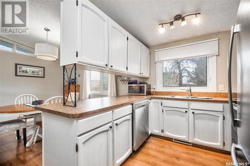 1100 Knox Place, Prince Albert, SK - Indoor Photo Showing Kitchen With Double Sink