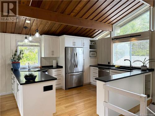 568 Bayview Drive, Saint Andrews, NB - Indoor Photo Showing Kitchen