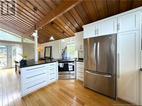 568 Bayview Drive, Saint Andrews, NB - Indoor Photo Showing Kitchen