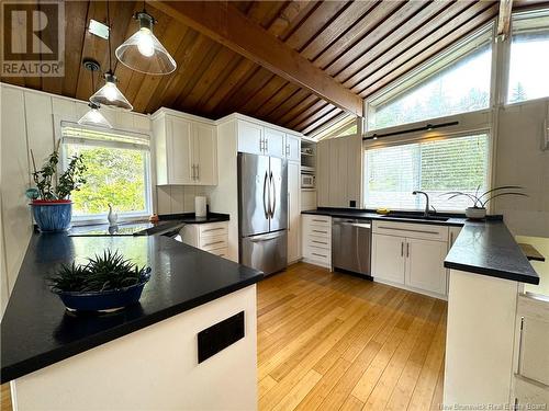 568 Bayview Drive, Saint Andrews, NB - Indoor Photo Showing Kitchen