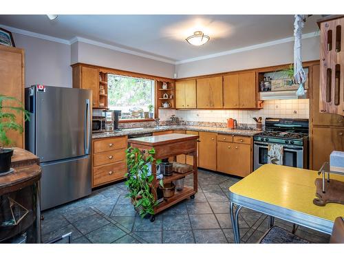 519 Cedar Street, Nelson, BC - Indoor Photo Showing Kitchen