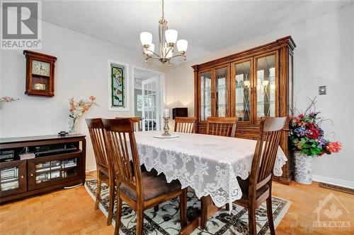 23 Banting Crescent, Ottawa, ON - Indoor Photo Showing Dining Room