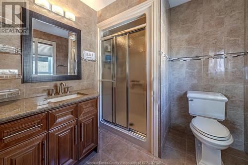 1453 Stoneybrook, Windsor, ON - Indoor Photo Showing Bathroom