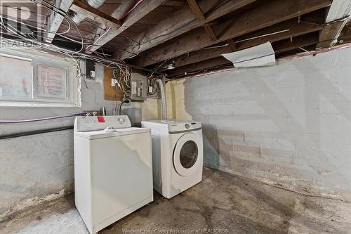 1014 Felix Avenue, Windsor, ON - Indoor Photo Showing Laundry Room