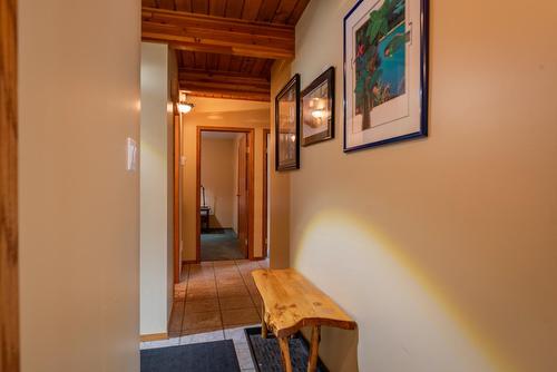 6434 Sunshine Drive, Nelson, BC - Indoor Photo Showing Other Room