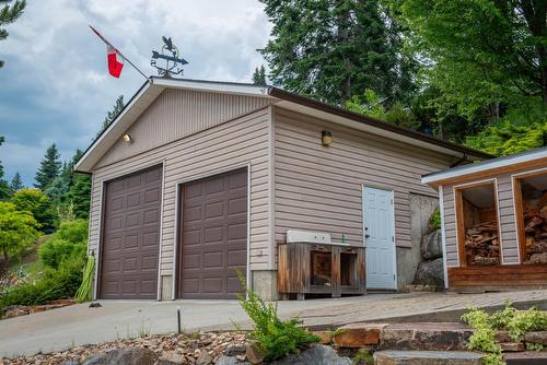 6434 Sunshine Drive, Nelson, BC - Outdoor