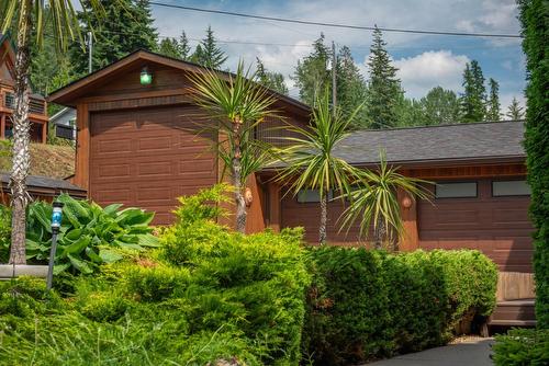 6434 Sunshine Drive, Nelson, BC - Outdoor