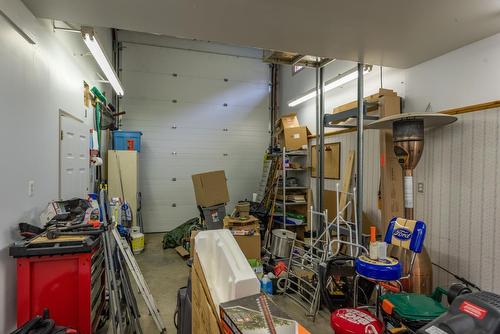 6434 Sunshine Drive, Nelson, BC - Indoor Photo Showing Garage
