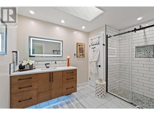 859 Springside Court, Kelowna, BC - Indoor Photo Showing Bathroom