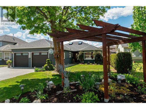 859 Springside Court, Kelowna, BC - Outdoor With Facade