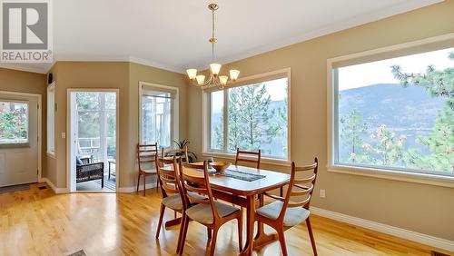 2188 Bennett Road, Kelowna, BC - Indoor Photo Showing Dining Room