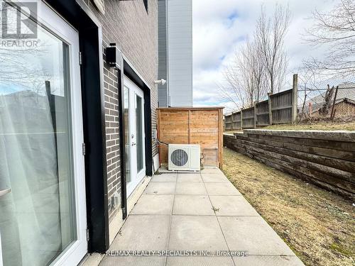 33A - 1430 Highland Road W, Kitchener, ON - Outdoor With Exterior