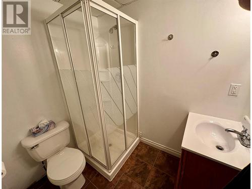 1912 90 Avenue, Dawson Creek, BC - Indoor Photo Showing Bathroom