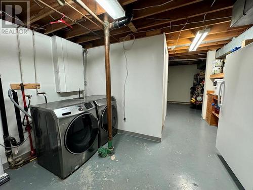 1912 90 Avenue, Dawson Creek, BC - Indoor Photo Showing Laundry Room