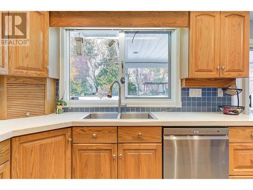 1610 Highland Drive N, Kelowna, BC - Indoor Photo Showing Kitchen With Double Sink