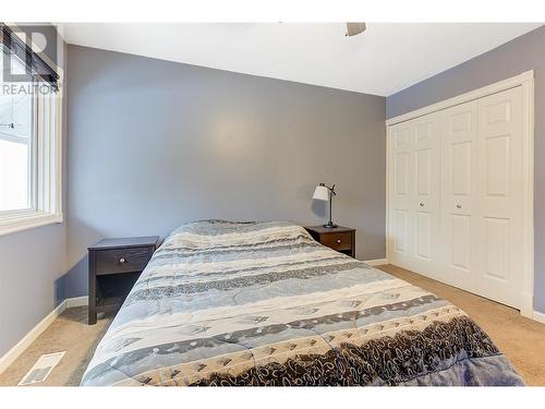 1610 Highland Drive N, Kelowna, BC - Indoor Photo Showing Bedroom