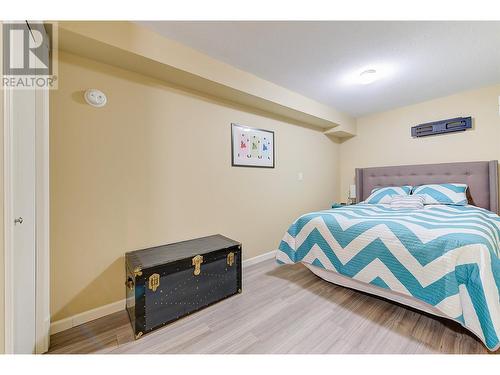 1610 Highland Drive N, Kelowna, BC - Indoor Photo Showing Bedroom