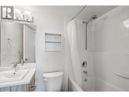 725 Academy Way Unit# 126, Kelowna, BC - Indoor Photo Showing Bathroom