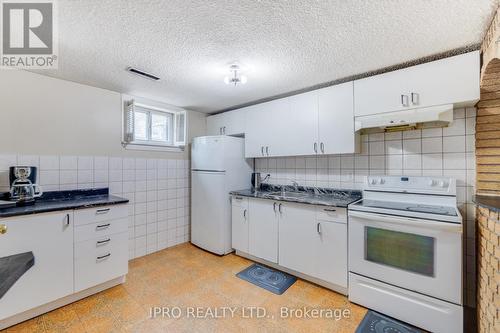 3396 Monica Drive, Mississauga, ON - Indoor Photo Showing Kitchen