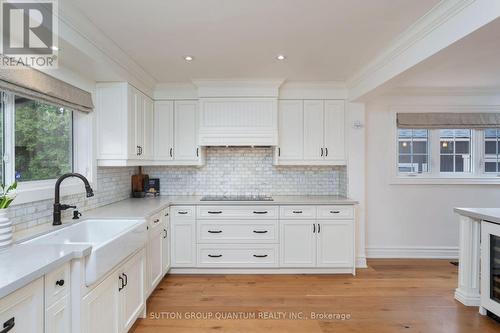 1929 Shannon Drive, Mississauga, ON - Indoor Photo Showing Kitchen