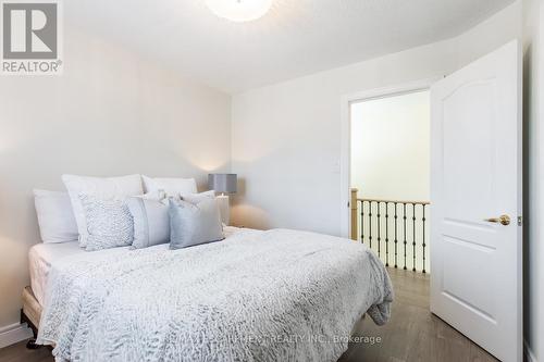 109 Peachwood Crescent, Hamilton, ON - Indoor Photo Showing Bedroom
