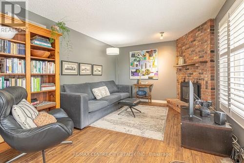 51 Westridge Place, London, ON - Indoor Photo Showing Living Room With Fireplace