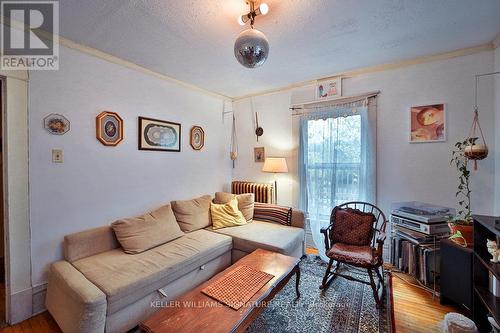 8 Nightingale Street, Hamilton, ON - Indoor Photo Showing Living Room