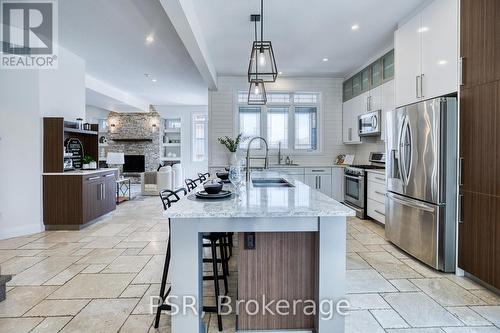 465 Thomas Slee Drive, Kitchener, ON - Indoor Photo Showing Kitchen With Double Sink With Upgraded Kitchen