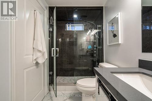41 Kingsview Drive, Hamilton, ON - Indoor Photo Showing Bathroom
