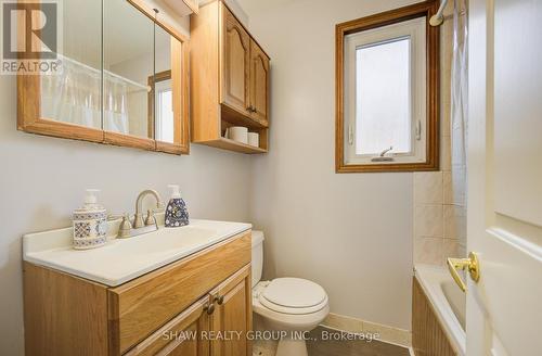 103 Glassco Avenue, Hamilton, ON - Indoor Photo Showing Bathroom