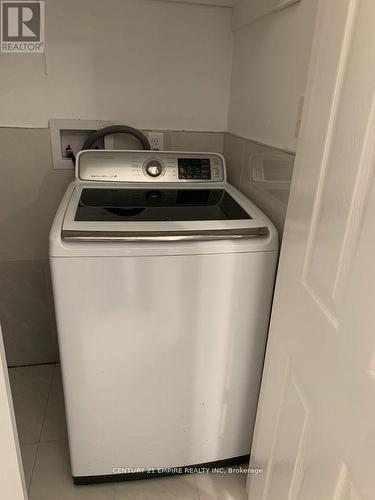 125 Municipal Street, Guelph, ON - Indoor Photo Showing Laundry Room