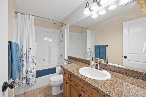 201 45893 Chesterfield Avenue, Chilliwack, BC - Indoor Photo Showing Bathroom