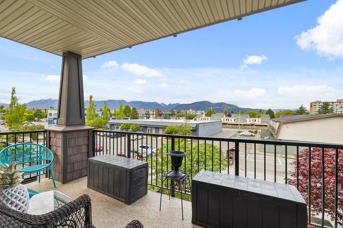 201 45893 Chesterfield Avenue, Chilliwack, BC - Outdoor With Balcony With Deck Patio Veranda With Exterior