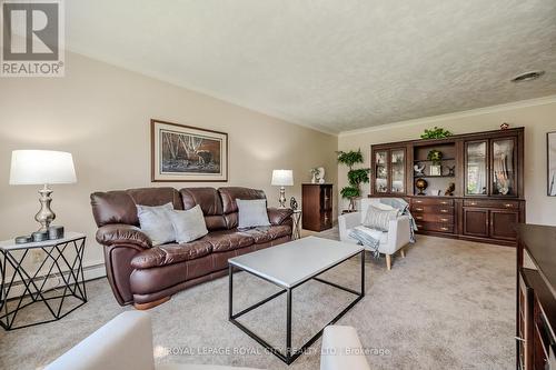 43 Edgehill Drive, Guelph, ON - Indoor Photo Showing Living Room